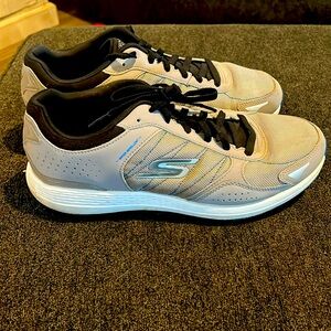 Sketchers ultra light Golf shoes size 9